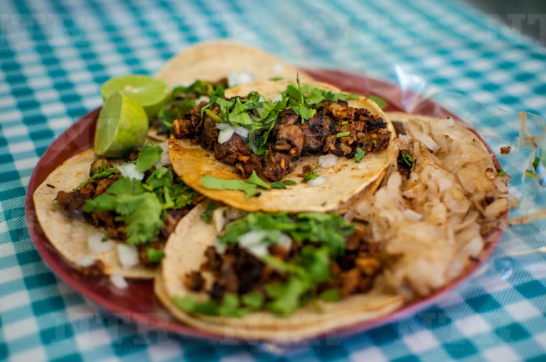 Tacolotes, una deliciosa forma de saciar el hambre