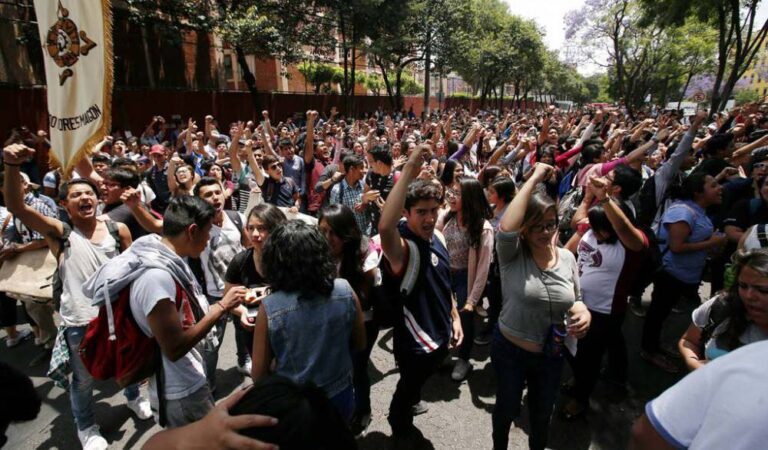 Van politécnicos por diálogo con SEP