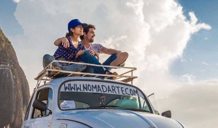 Viajeros mexicanos, los más platicadores del mundo