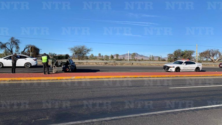 Vuelca camioneta en Fresnillo; hay un lesionado