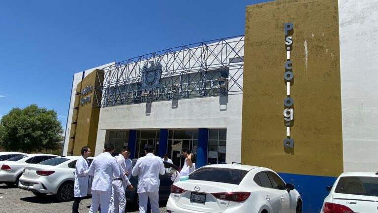 Cesados por acoso 4 maestros de Medicina