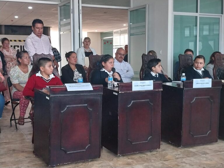 Celebran la primera sesión del Cabildo Infantil