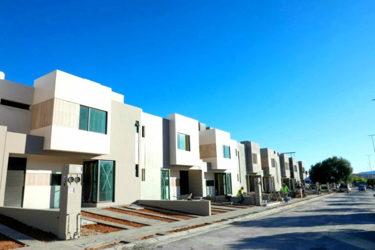 Frena falta de servicios construcción de casas