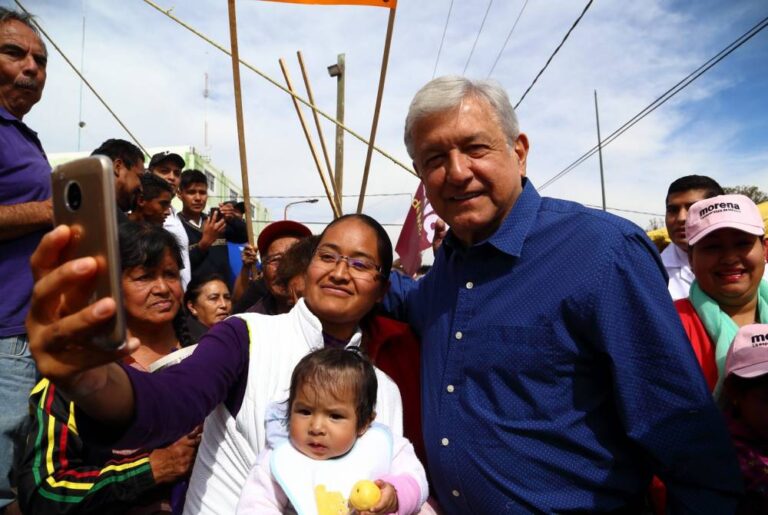 Acepta AMLO apoyo de nieto de Elba Esther Gordillo