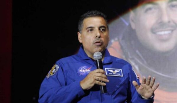 Astronauta michoacano y niño genio dan pláticas motivacionales