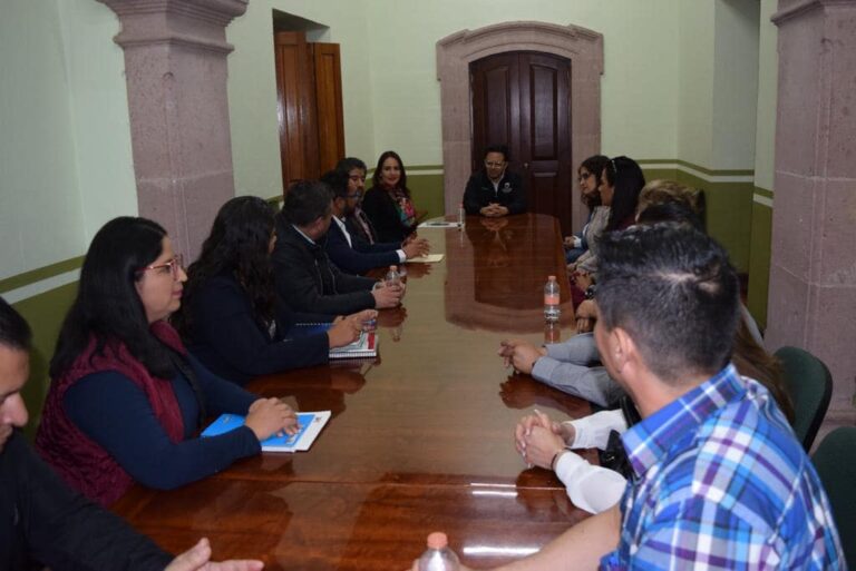 Avanzan negociaciones con el SUTSEMOP
