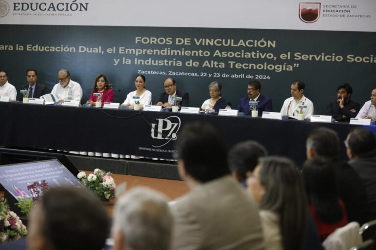 Celebran foros para educación, emprendimiento e industria en Zacatecas