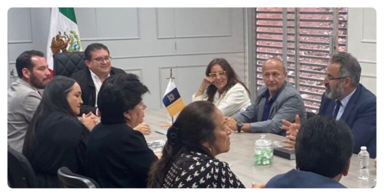 Firma Derecho UAZ convenio con Red de Estudios Socio-Jurídicos