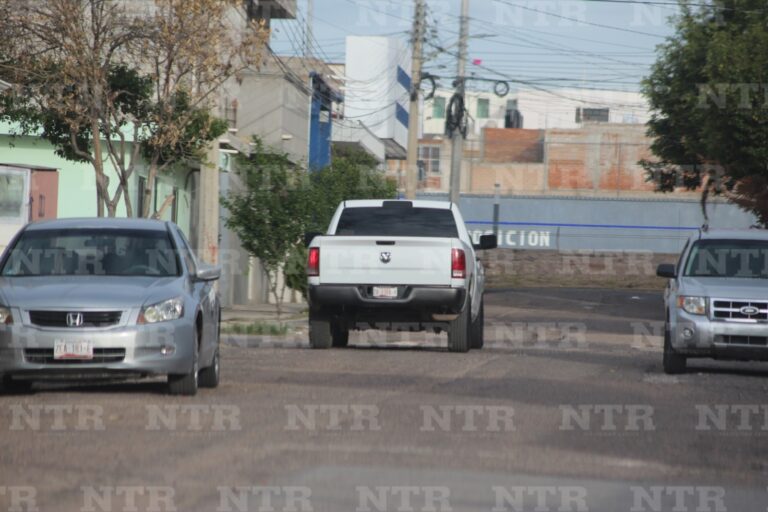 Hombre armado dispara contra fachada en Fresnillo