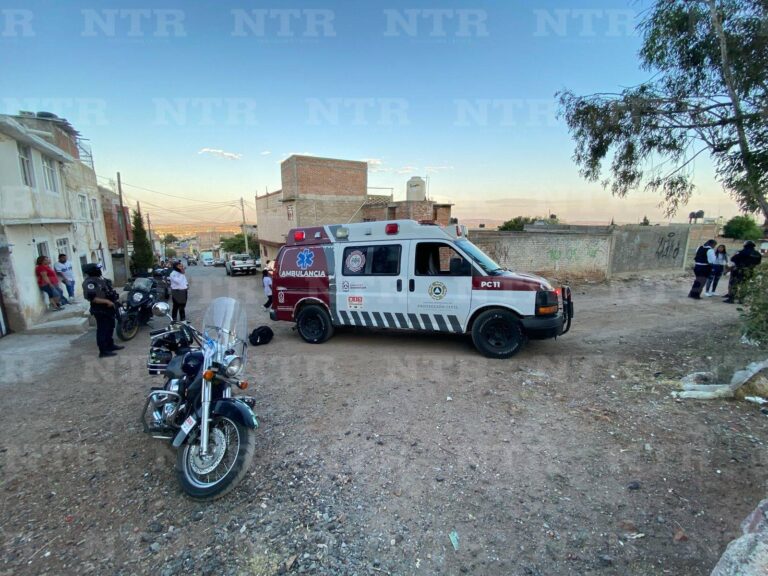 Joven resulta herido tras intentar subir al tren en movimiento