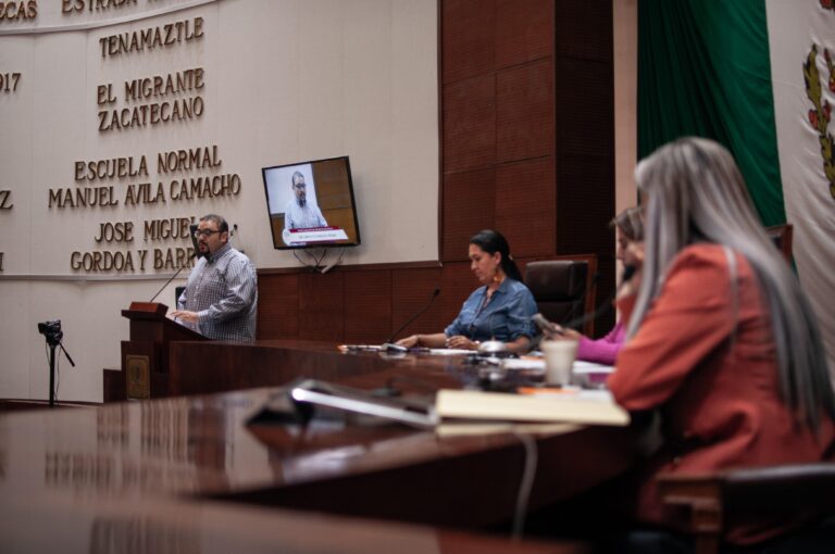 Llueven acusaciones de corrupción