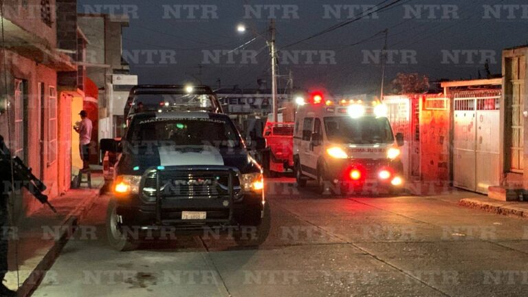 Mujer ingiere medicamentos intencionalmente; termina hospitalizada