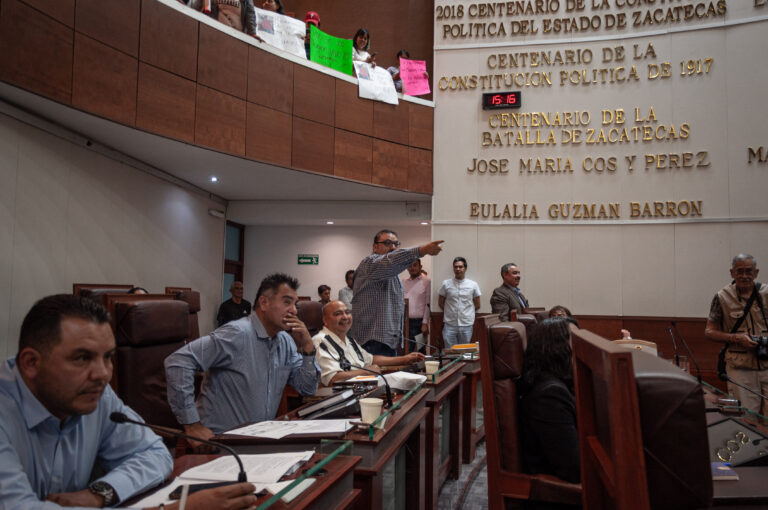 Piden alto a amenazas con programas sociales