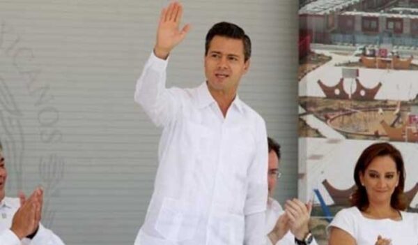Premia programa de vivienda la lealtad de los policías: Peña Nieto