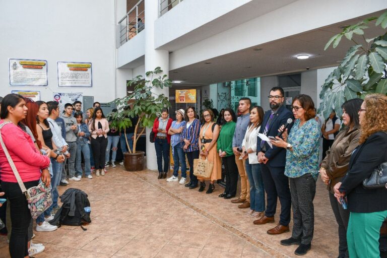 Realiza Ciencias y Químicas y CASE Feria de la Salud