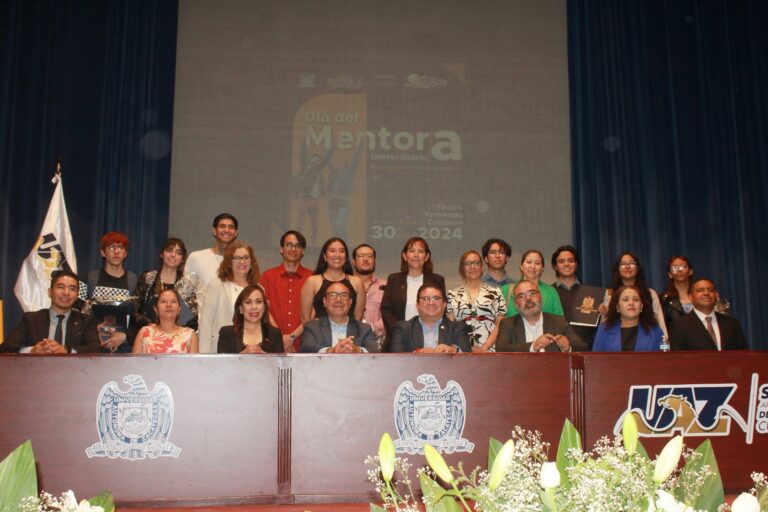 Reconocen a 300 mentores universitarios