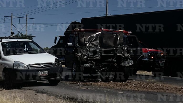 Se impacta vehículo con camión de la Sedena