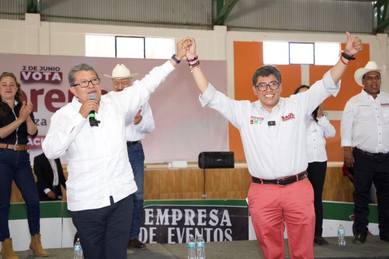 Acude Ricardo Monreal a mitin en Sombrerete