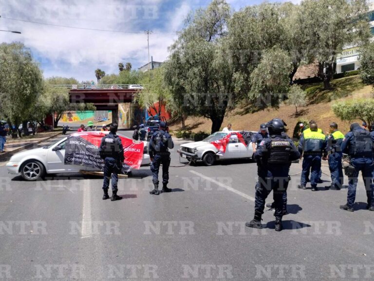 Trabajadores de la CTM toman bulevar ante incumplimiento de autoridades