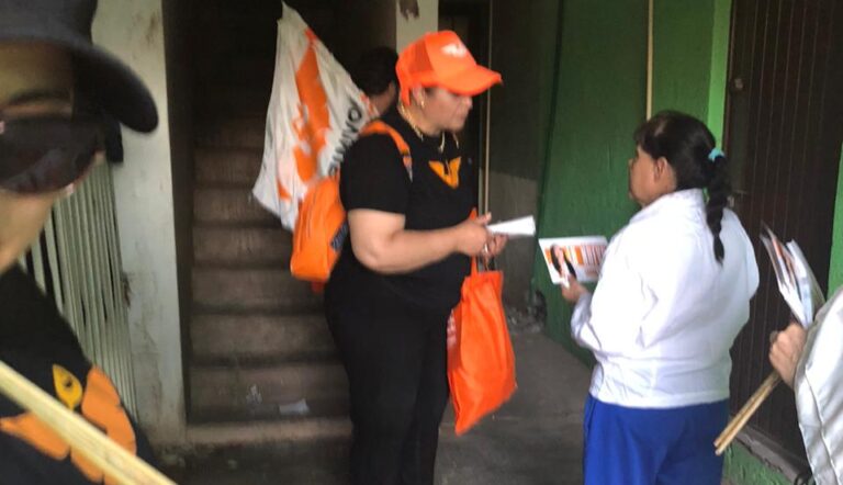 Se compromete Nany Romo con la Educación