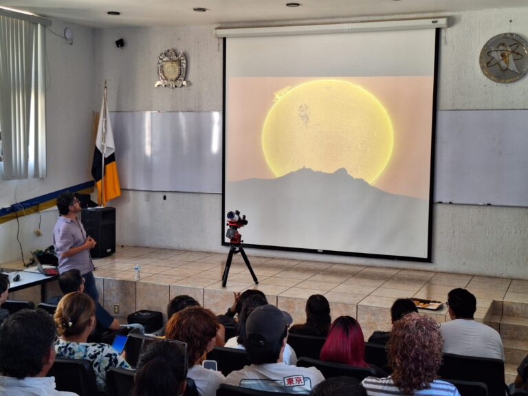Imparten conferencia de astrofotografía en la UAZ