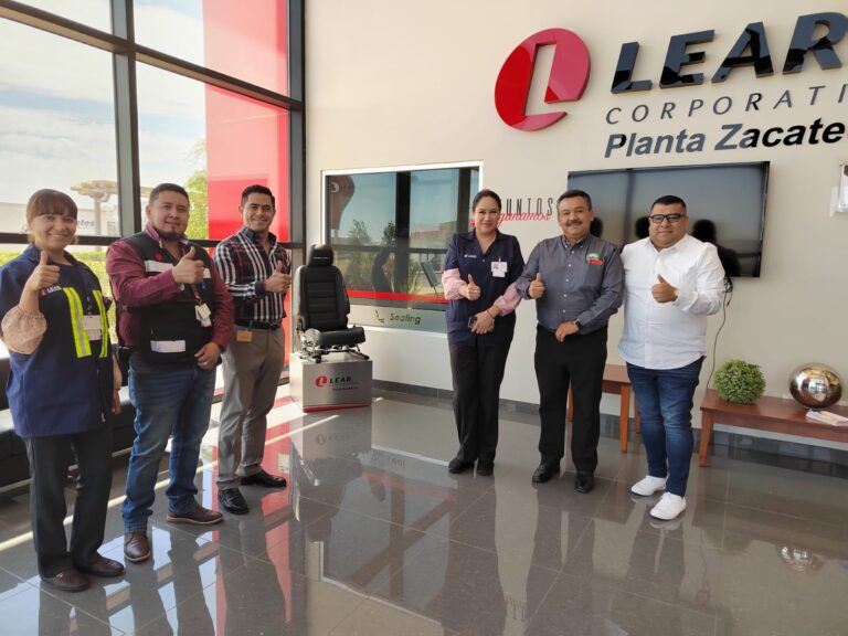 Acuerdan colaboración Utzac y LEAR