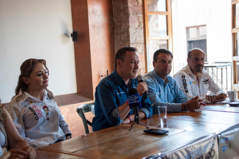 Acusan candidatos compra de votos
