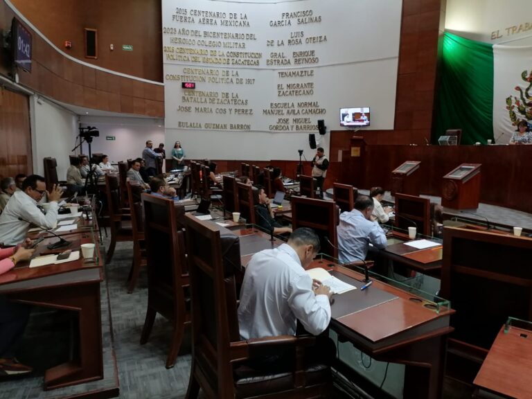 Aprueban revocación de mandato