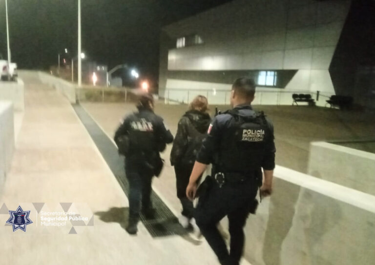 Auxilian a joven que contaba con ficha de búsqueda