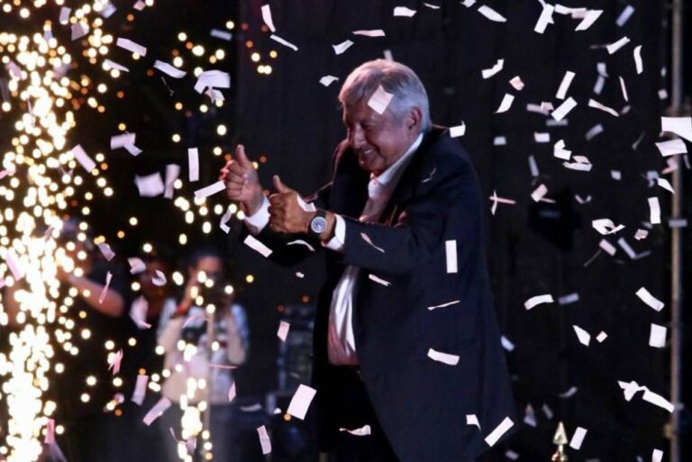 Avizora AMLO fin de régimen corrupto