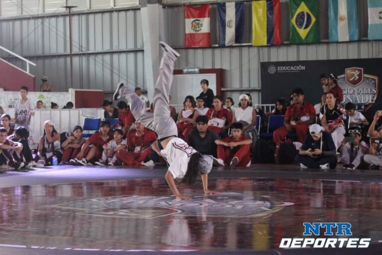 Bailarines zacatecanos en el top 15 nacional
