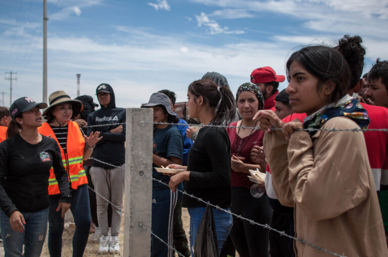 Denuncian migrantes abusos de autoridad