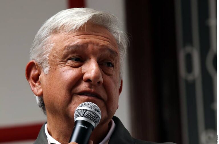 Destaca AMLO legado de Juárez y Mandela