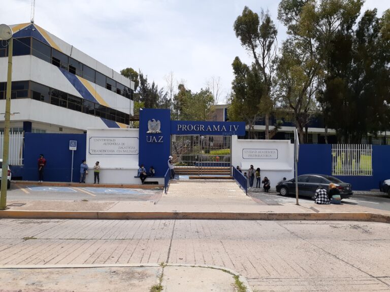 Destituyen a profe por acoso sexual