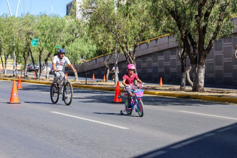 Familias disfrutan Domingos por la Paz