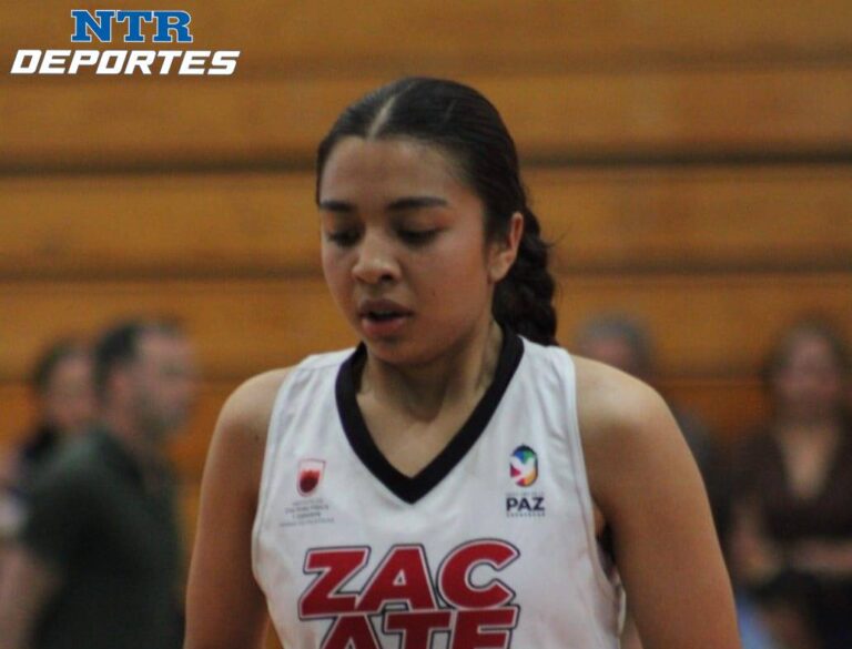 Fernanda Martínez cerca de la Selección U-18