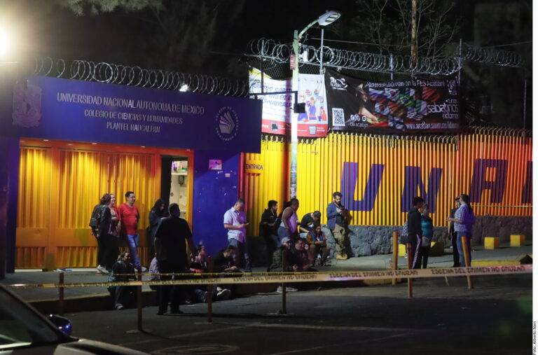 Lamenta AMLO violencia en CCH Naucalpan