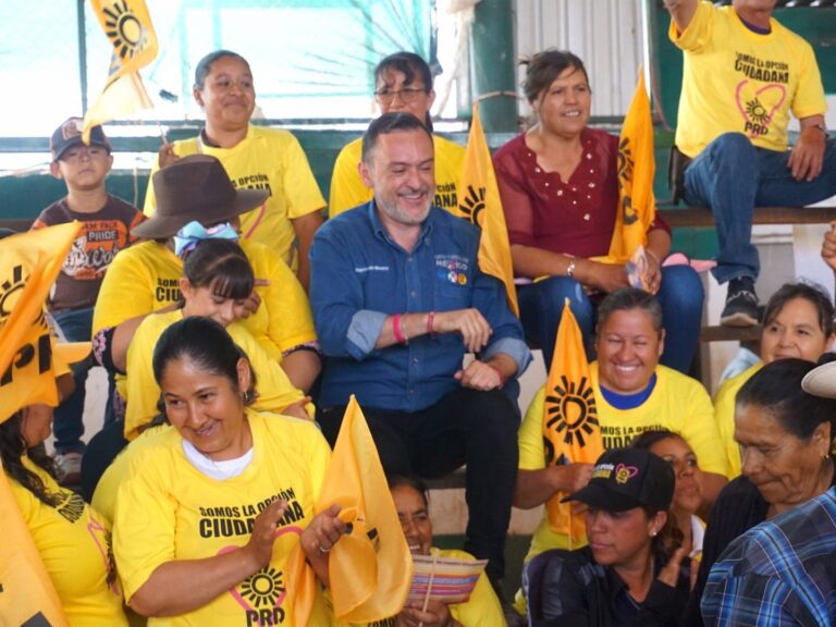 Llega Raymundo Moreno hasta comunidades de Villa de Cos