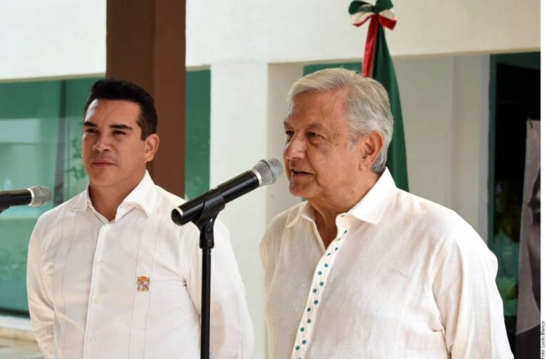 ‘No nos rebasarán’, advierte AMLO a CNTE