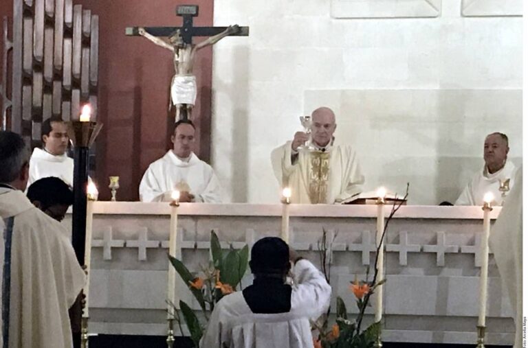 Pide a seminaristas atender celibato