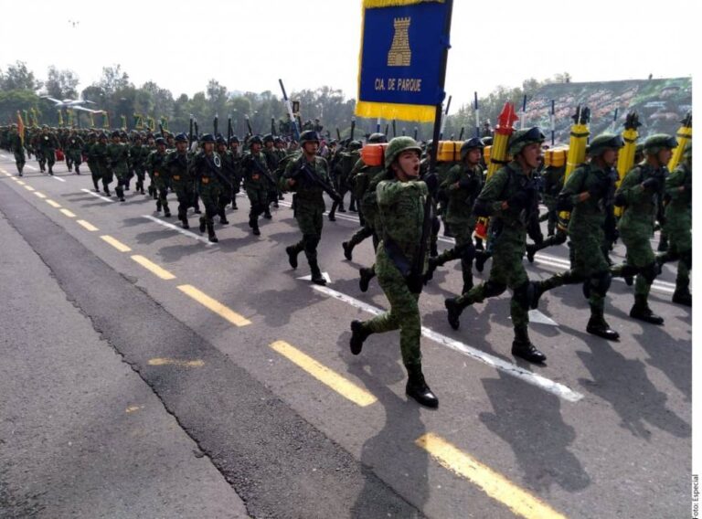 Piden a tropas el mejor desfile para EPN