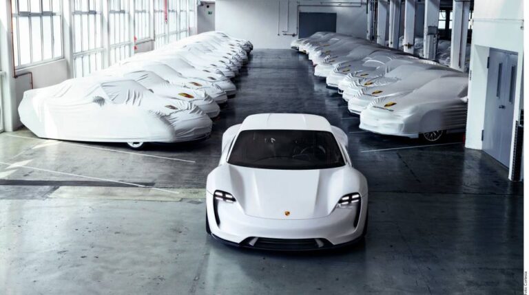 Planea Porsche estaciones de recarga