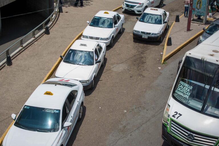 Prevén renovar otros 200 taxis