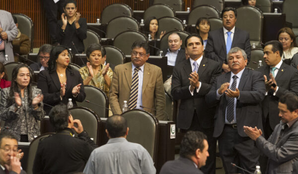 Rinden diputados minuto de silencio por ex diputado y Jorge Arvizu