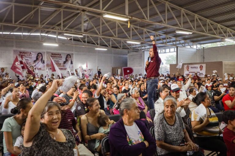 Se reúne Pepe Saldívar con guadalupenses en auditorio de Cieneguitas