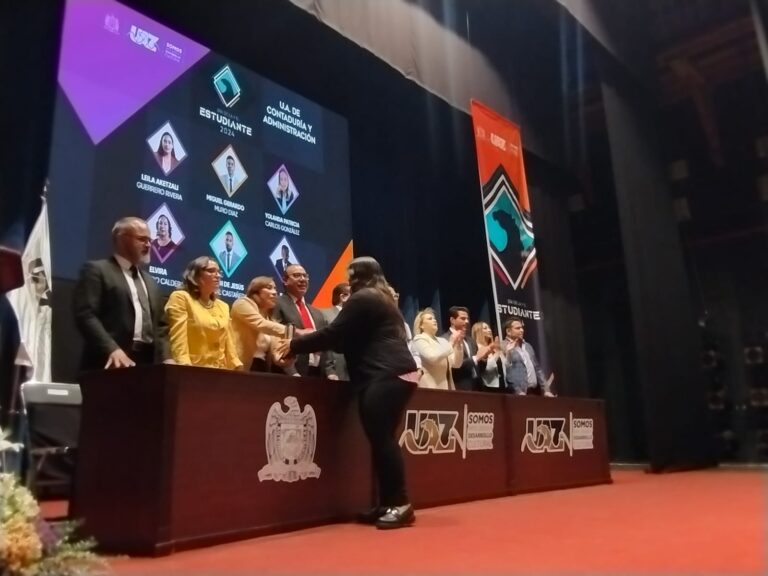 Reconocen a los mejores promedios de la UAZ