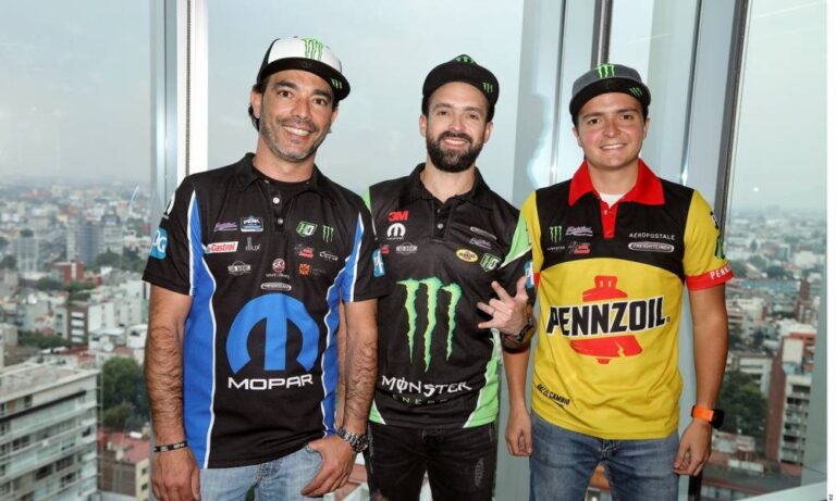 Va trío por victoria en Nascar México