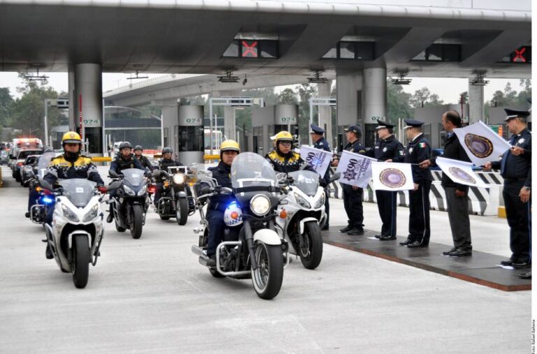 Vigilarán carreteras 8 mil 560 policías