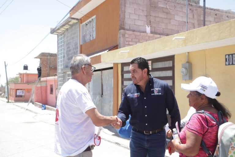Visita Javo Torres colonias Emiliano Zapata y Solidaridad