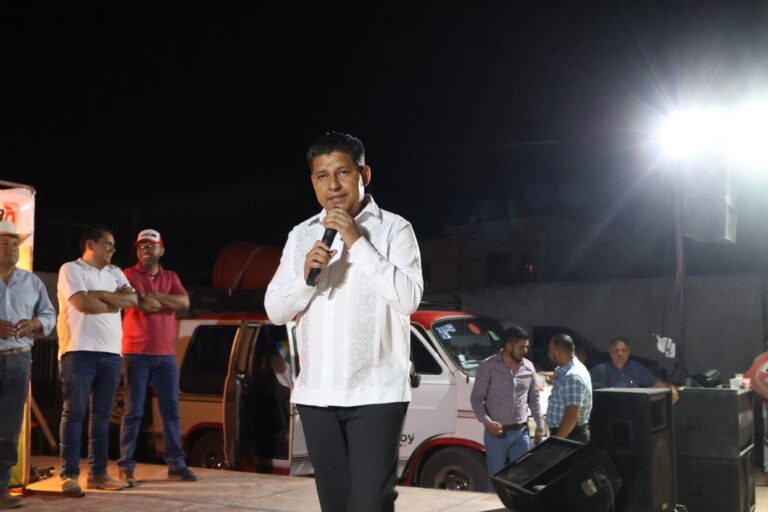 Visita Mario Córdova colonia Francisco García Salinas